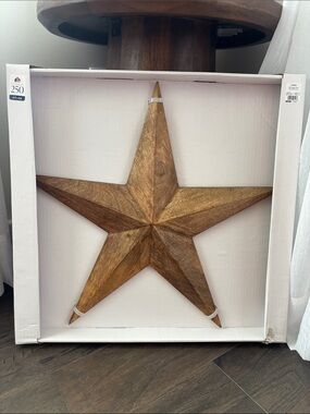 At Home 18” Mango Wood 3 dimensional
Star,wall decor,hook incl.,,patriotic barn